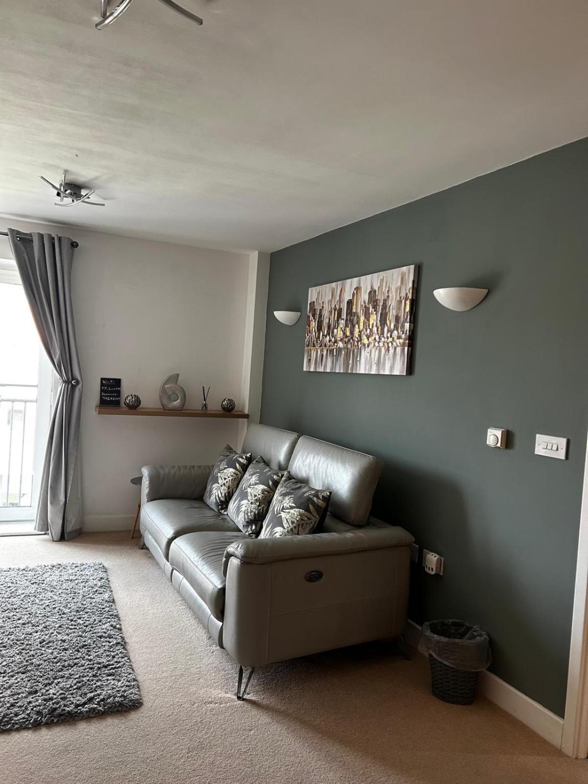 City Centre Apartment. Рексем Екстер'єр фото